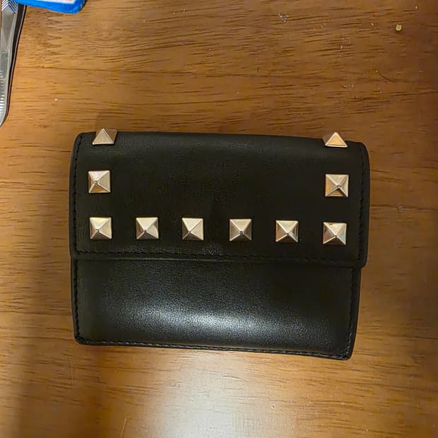 발렌티노 락스터드 블랙 카드지갑