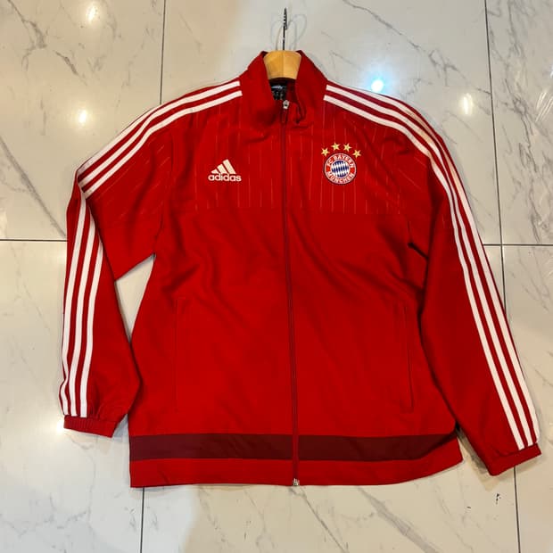 아디다스 바이에른뮌헨 레드 바람막이 M