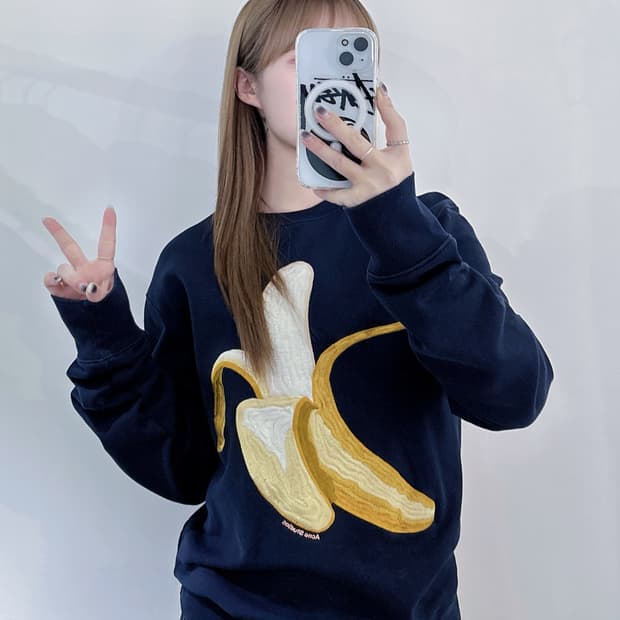 아크네스튜디오 바나나 자수로고 네이비 맨투맨