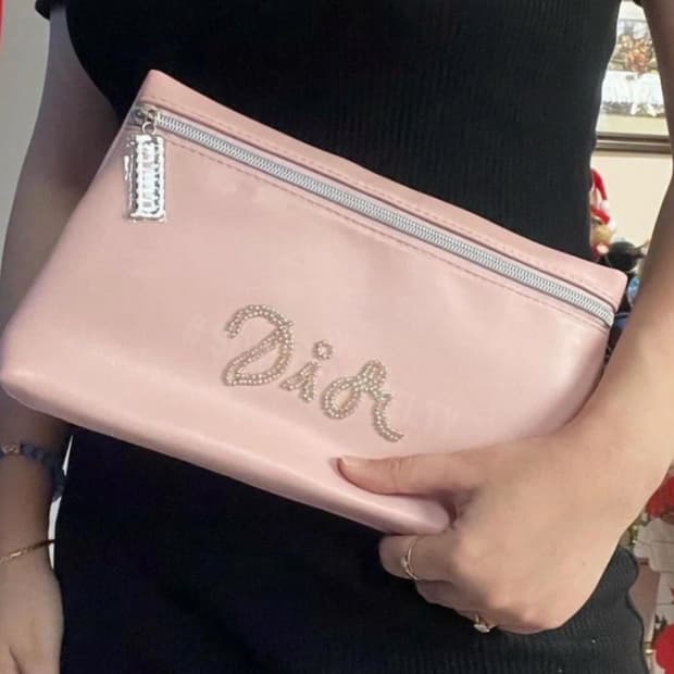 디올뷰티 비즈 모티브 클러치