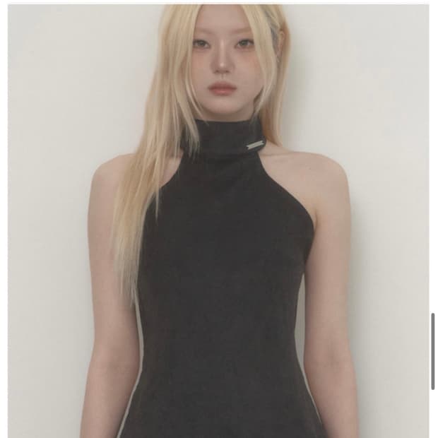 에트오소메 Back Big-belt Halter Top (Black)