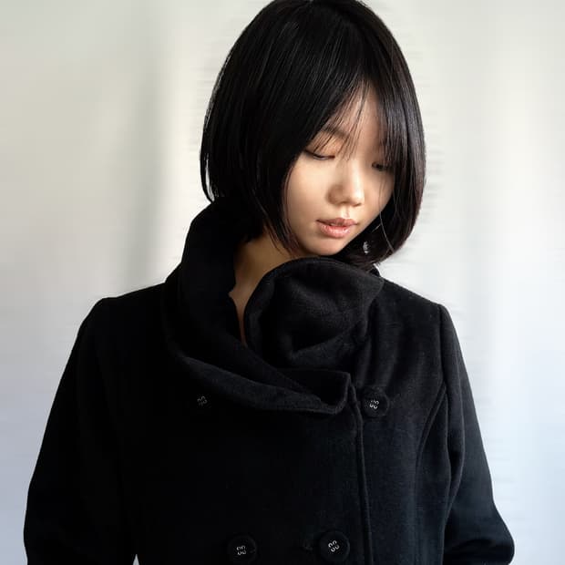 Tulip lined high-neck wool button coat