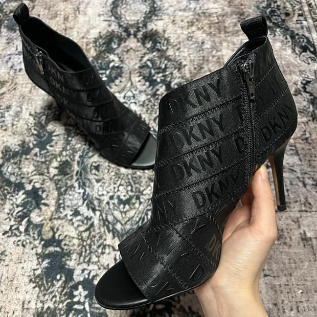 DKNY Issa Multi-Strap Sandal heels 235