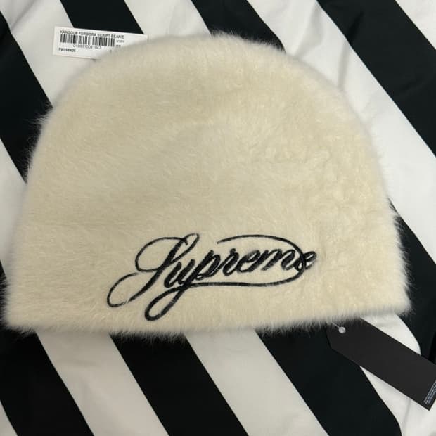 (새제품) 슈프림 캉골 퍼고라 비니 화이트