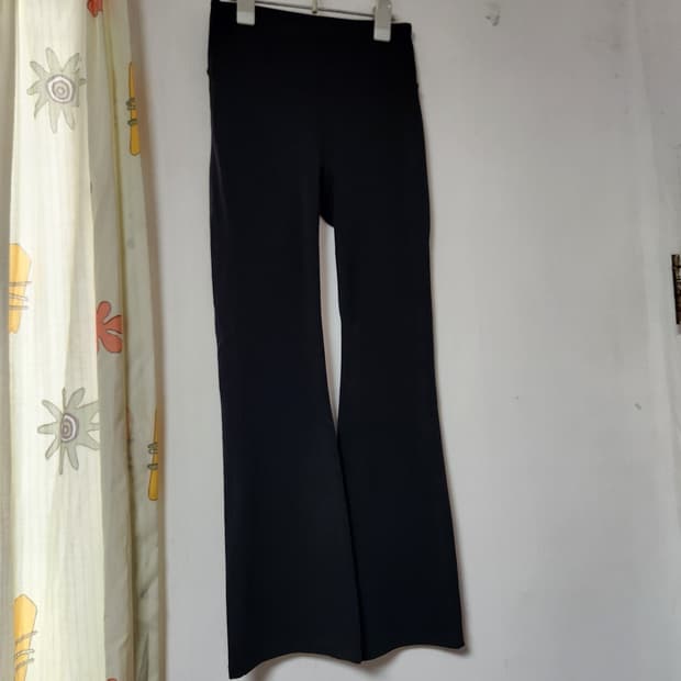 안다르 세미나팔 블랙 부츠컷 팬츠 M