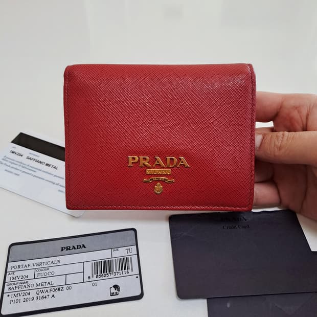 [100%/정품] 프라다 사피아노 메탈 레드 반지갑, 프라다지갑