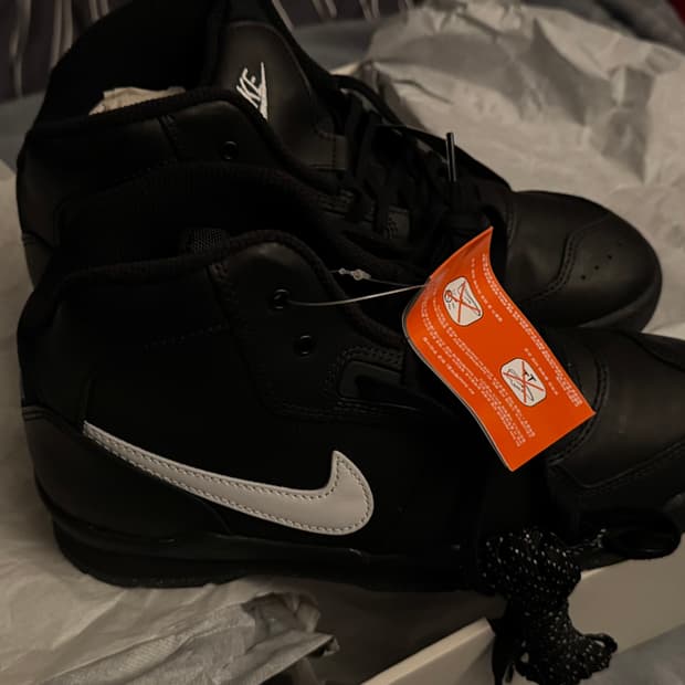 나이키 x 스투시 에어 발토로 블랙 앤 화이트 