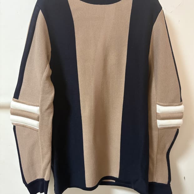 서리얼벗나이스 스웨터