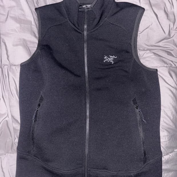 아크테릭스 조끼 베스트