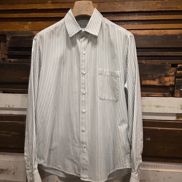 로로피아나 셔츠