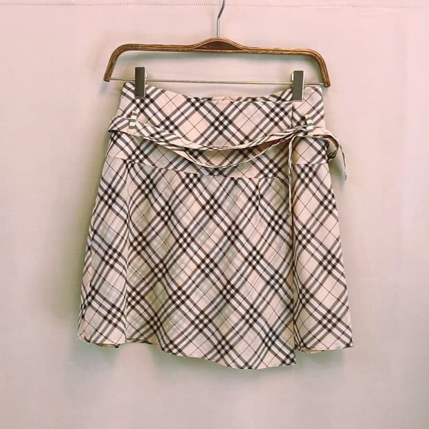 버버리 런던 블루라벨 핑크 노바체크 랩 미니스커트 (Made in Jap