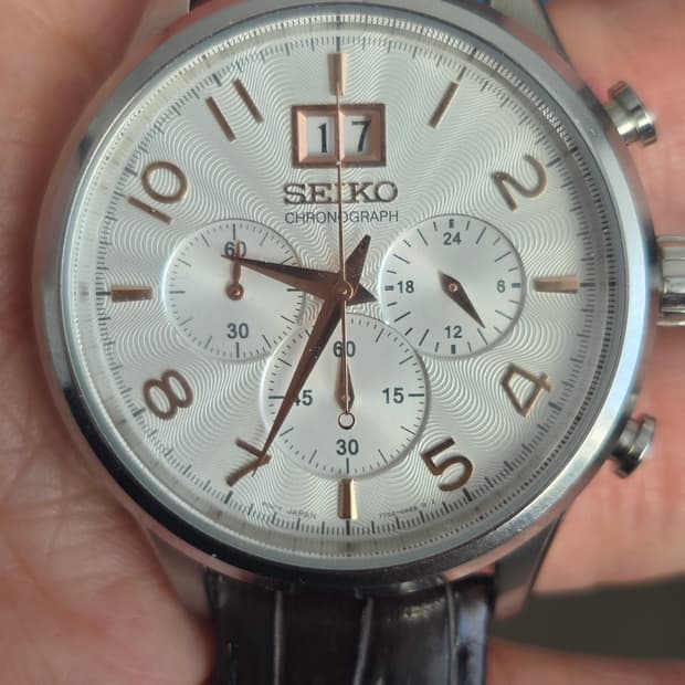 세이코 (SEIKO) 네오 클래식 크로노그래프 SPC087P1 시계