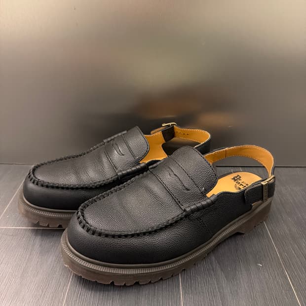 닥터마틴 펜톤 슬링백