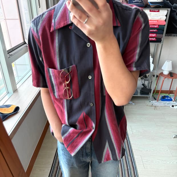 니들스 패턴 반팔 셔츠