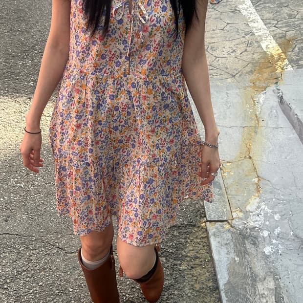 [새상품] Vintage Floral Tie Neck Mini Dress