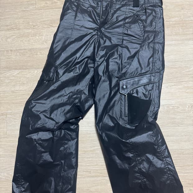 Xlim ep7 04 trousers