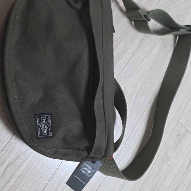 포터 비트 숄더백 올리브 캔버스