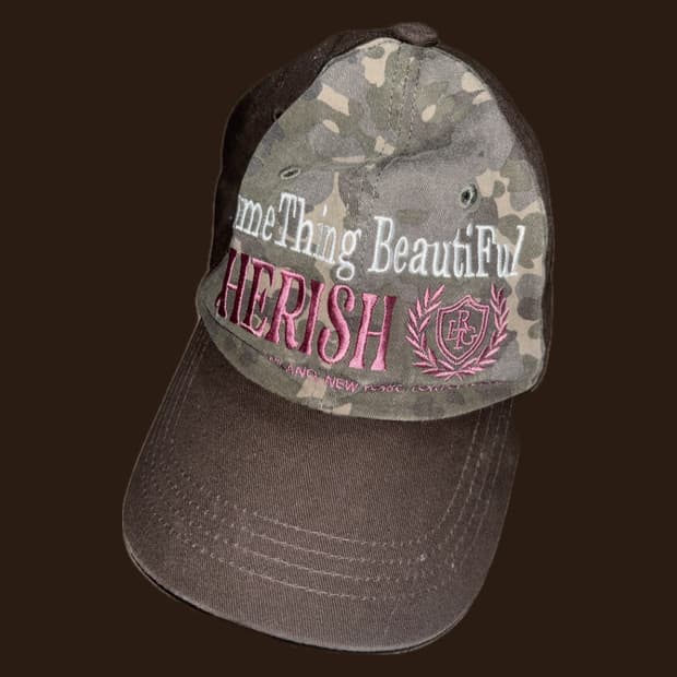 L11 OFF CHERISH BALL CAP(BROWN)