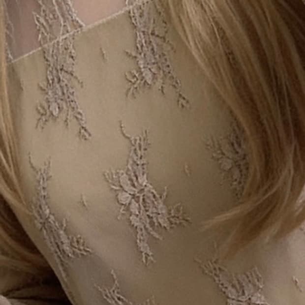 시스루 터틀넥 롱슬리브