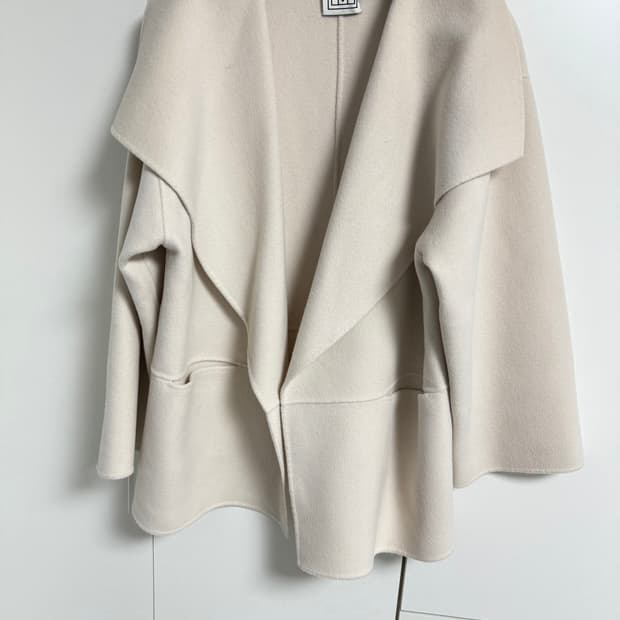 토템 케이프 코트