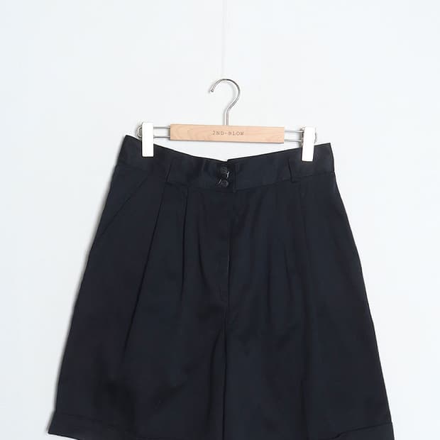 Non Tuck Wide Chino Shorts (31)