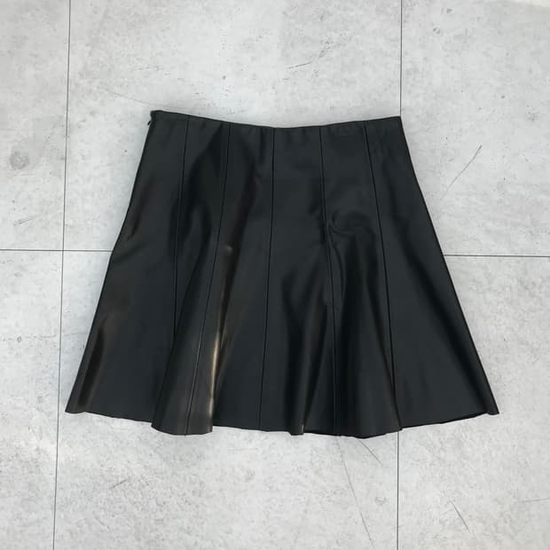 자라 레더 플레어 스커트