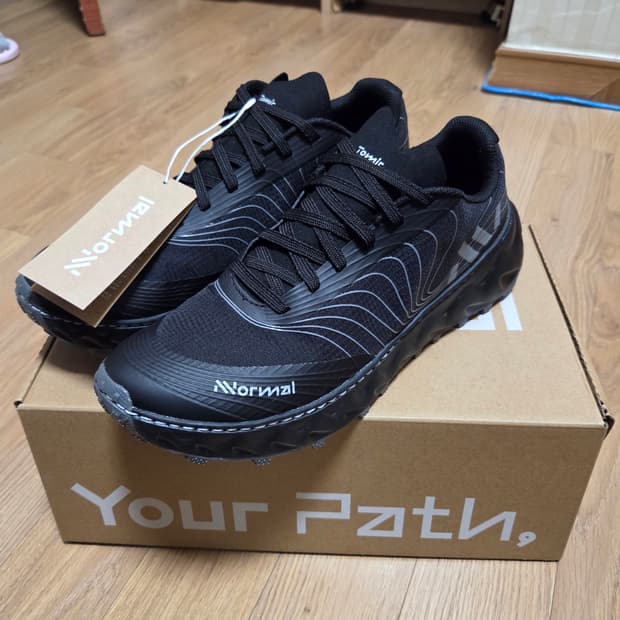 Nnormal tomir 노말 토미르 2.0 블랙 280사이즈 팝니다.