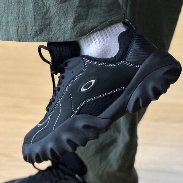 오클리 브레인 데드 찹 쏘우 블랙 275