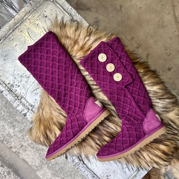 00s 레어 다크 핑크 와플 니트 카디 어그 부츠