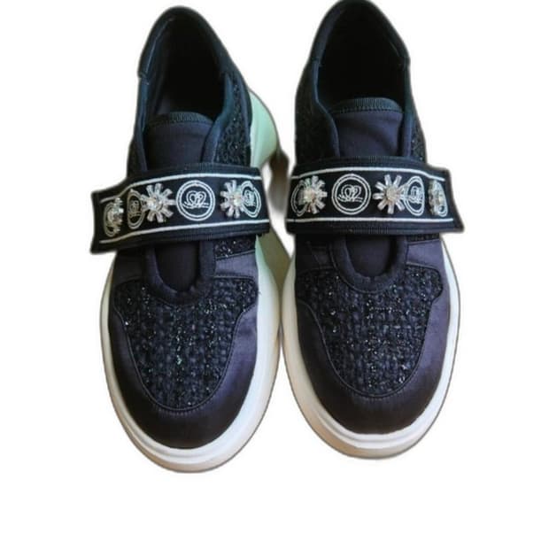 오즈세컨 스니커즈