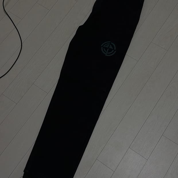 플라스틱 프로덕트 팬츠