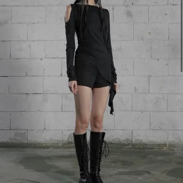 보헤미안서울 드레이프 오프숄더 티