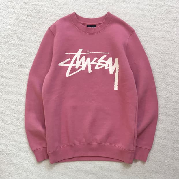 새상품 스투시 핑크 맨투맨 스탁로고