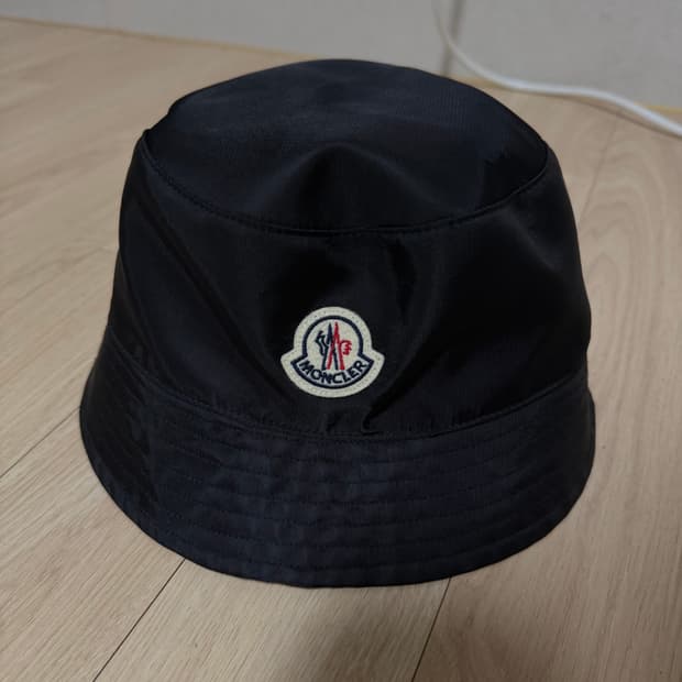 몽클레어 몽클레르 블랙 버킷햇 M