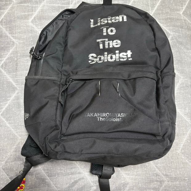 솔로이스트 뉴에라 백팩