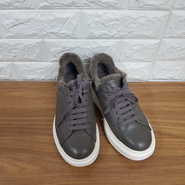 베라왕 양털 스니커즈 245