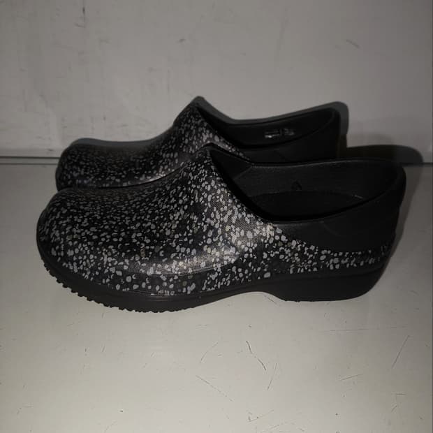 w5 220mm 크록스 네리아 프로2 클로그 워커