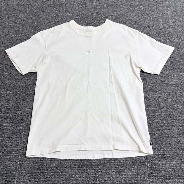 나이키 프리미엄 에센셜 반팔티