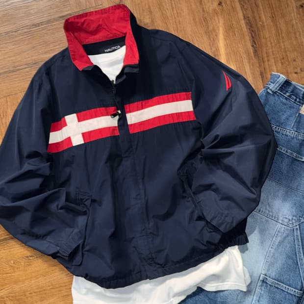 노티카 바람막이 