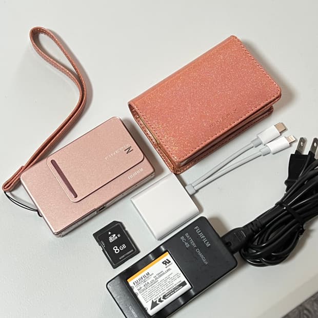 빈티지 디카 후지필름 파인픽스 Z300 딸기우유