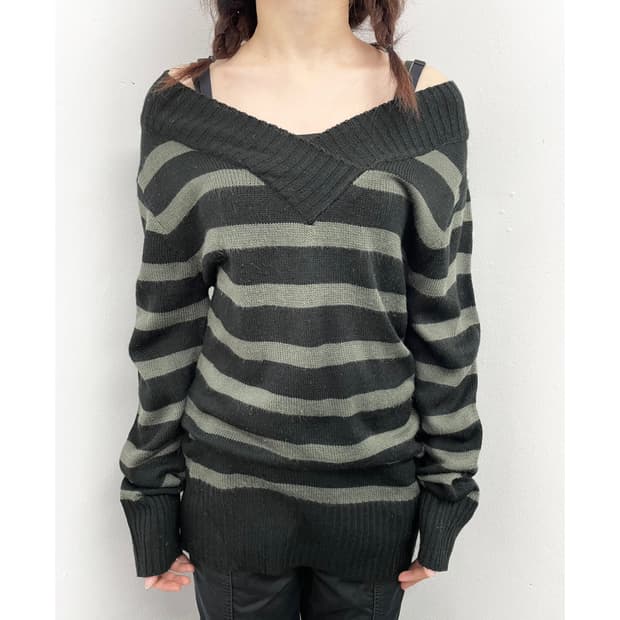 펑크 스트라이프 오프숄더 니트