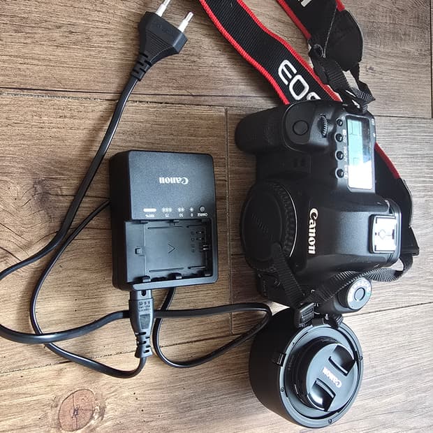 캐논 5dmark2 + 50mm f1.8 팝니다.