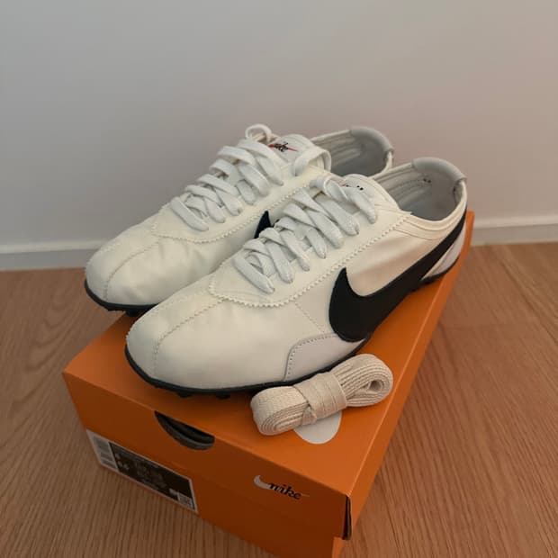 나이키 문슈 소프트 펄 앤 블랙