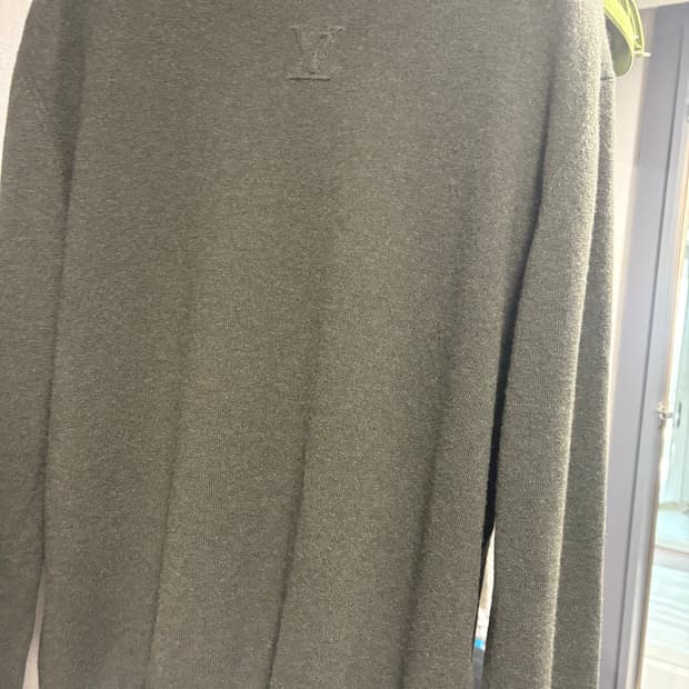 루이비통 LV 엠보싱 남성 니트 백화점판