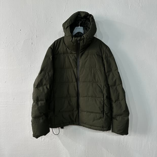 유니클로 심리스 카키 패딩 L