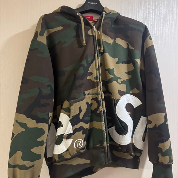 슈프림 빅 로고 후드 집업 우드랜드 카모 M