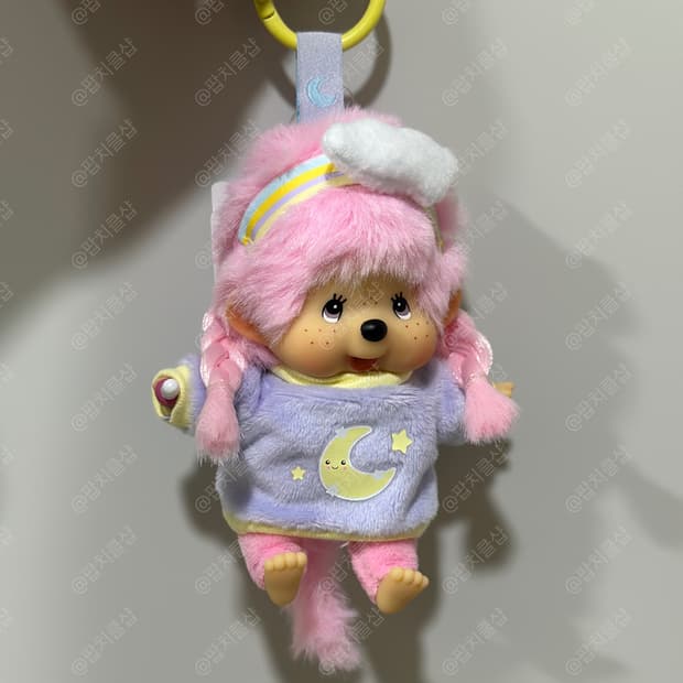 홍콩 몬치치 신상 핑크 양갈래 문스타 키링