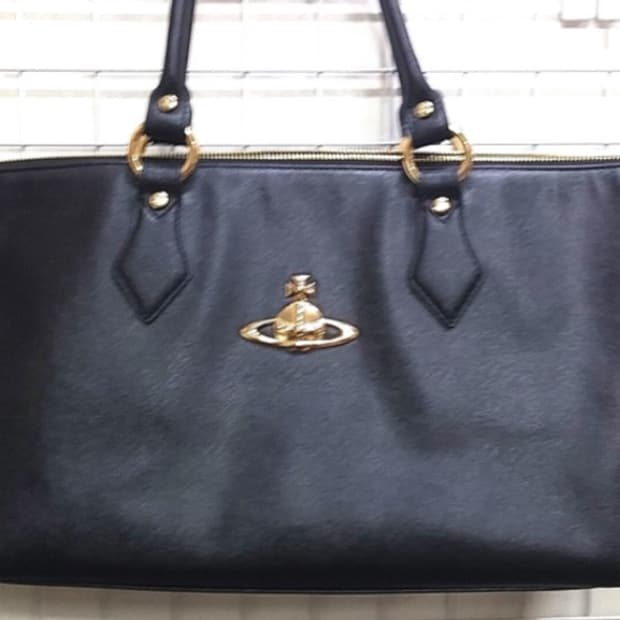 비비안웨스트우드 사피아노 가죽가방 팔아요