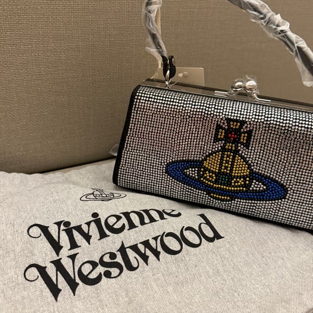 새상품) 비비안웨스트우드 대대장 스퀘어핸드백