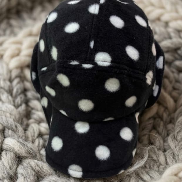 🎱블랙 땡땡이 캡모자 플리스 모자🎱
